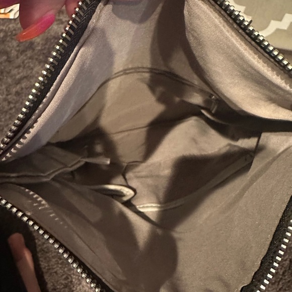 Unbranded: Clutch - Picture 2 of 7